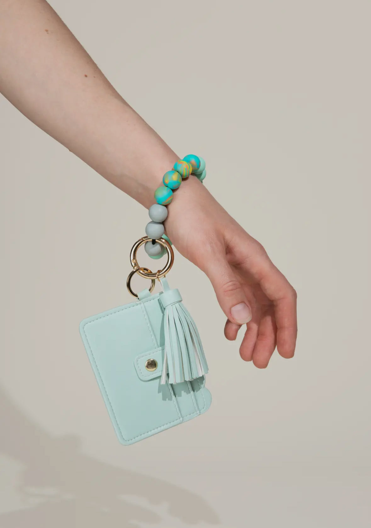 Triple card tassle mint
