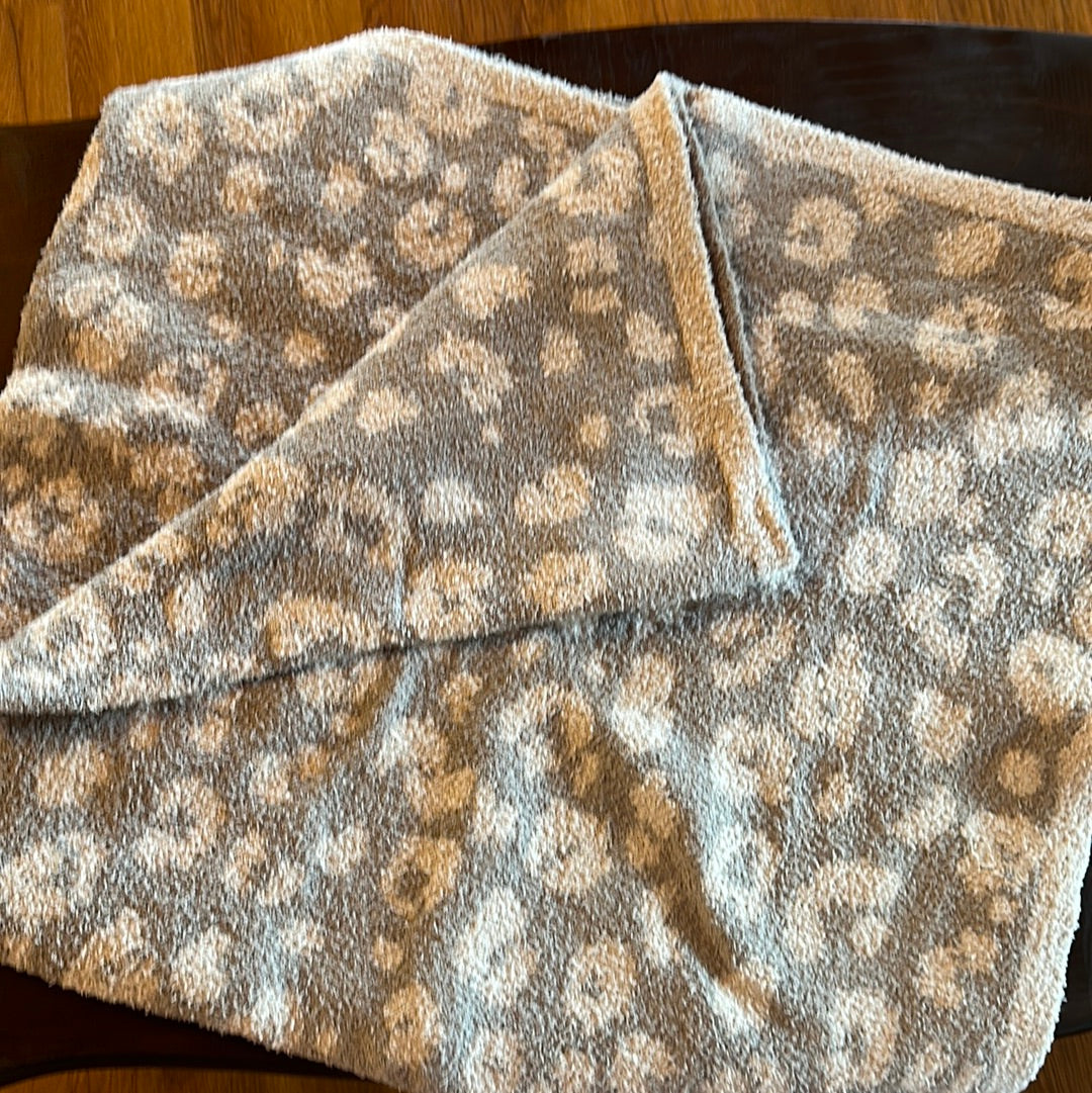 leopard blanket grey